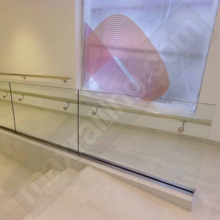 Стъклени парапети